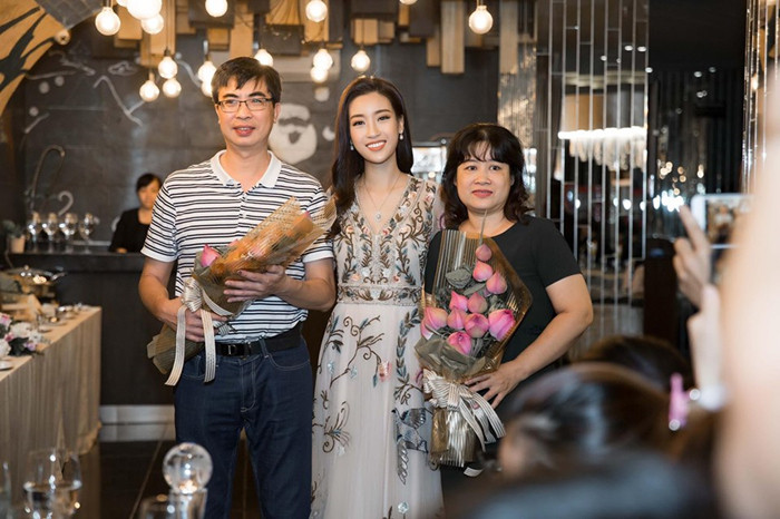 Dàn Hoa hậu chia sẻ xúc động dịp 20/10, cùng kêu gọi hướng về miền Trung ruột thịt ảnh 3