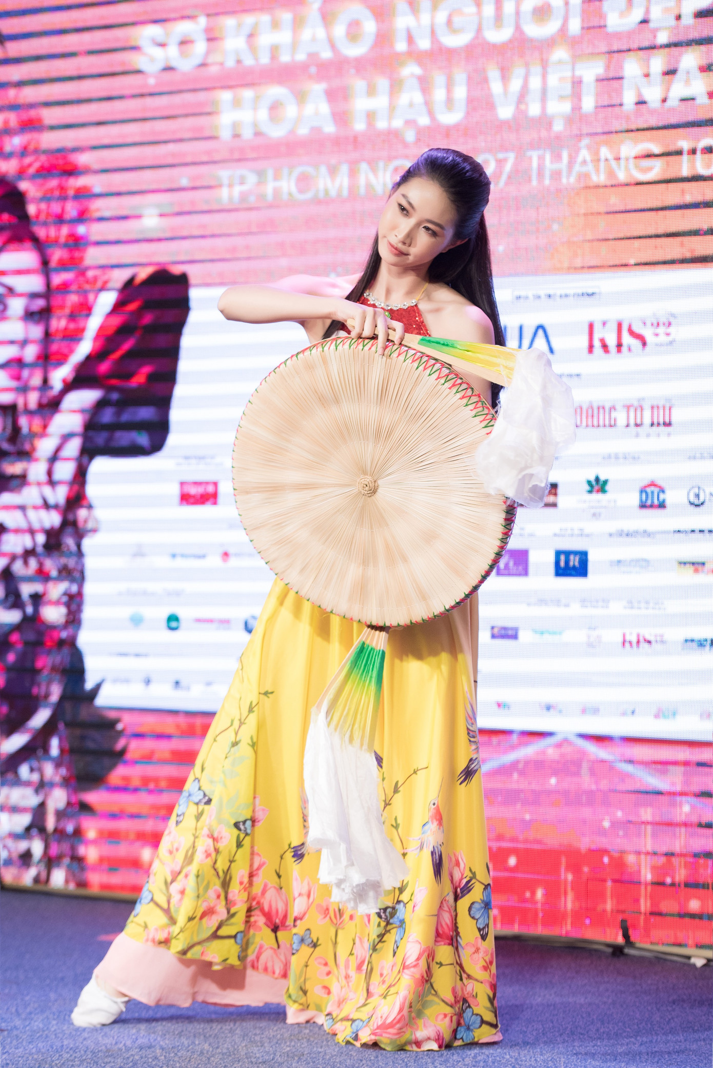 Choáng ngợp với sự đầu tư công phu của dàn thí sinh HHVN dự sơ khảo Người đẹp tài năng ảnh 19