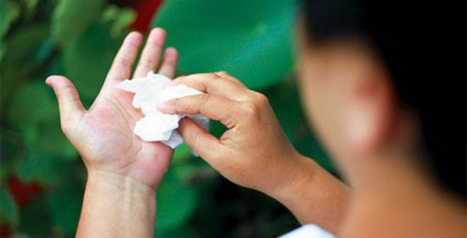 Tay có những dấu hiệu này, đến viện khám kẻo ân hận mấy cũng muộn ảnh 2