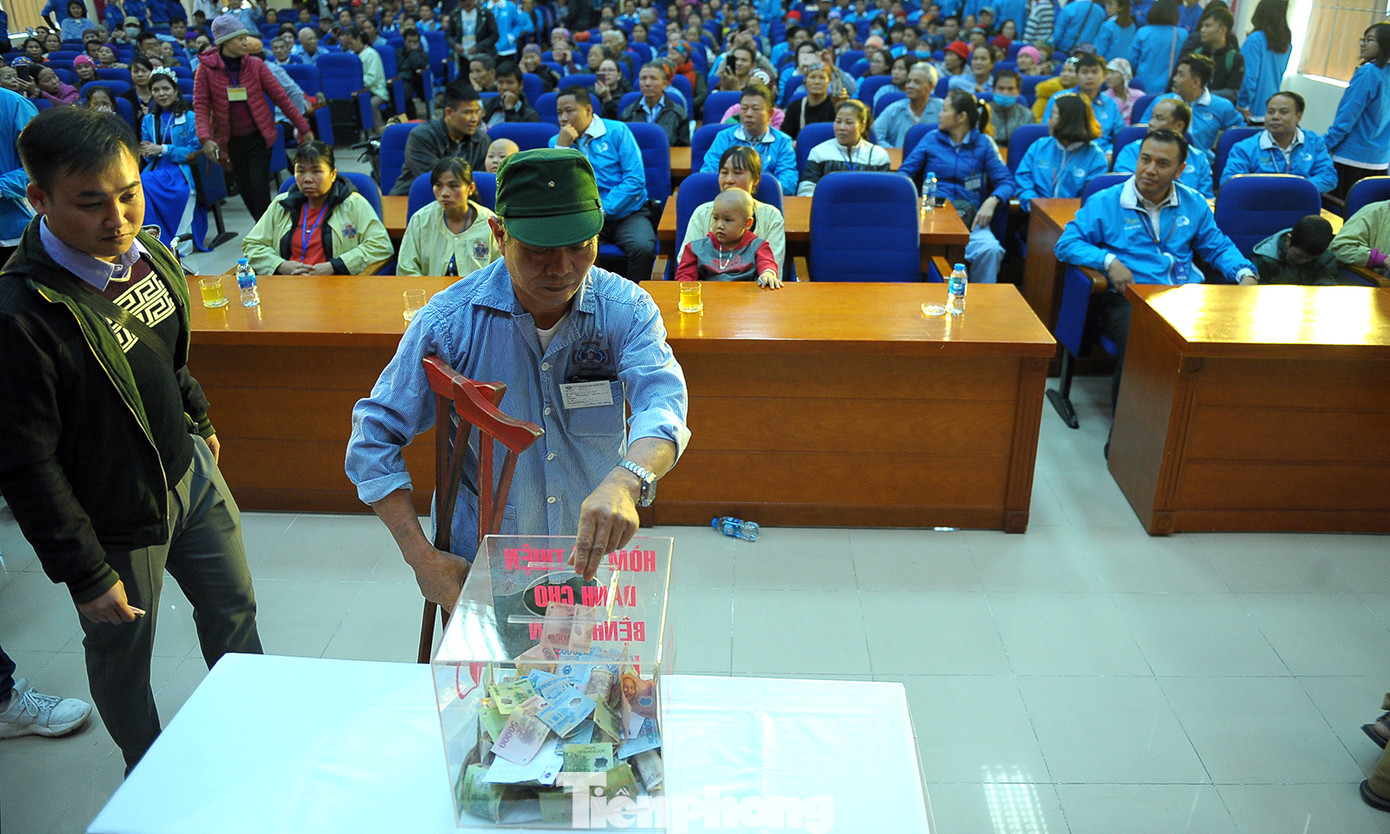 Đại biểu thanh niên mang nụ cười đến viện K Tân Triều ảnh 13