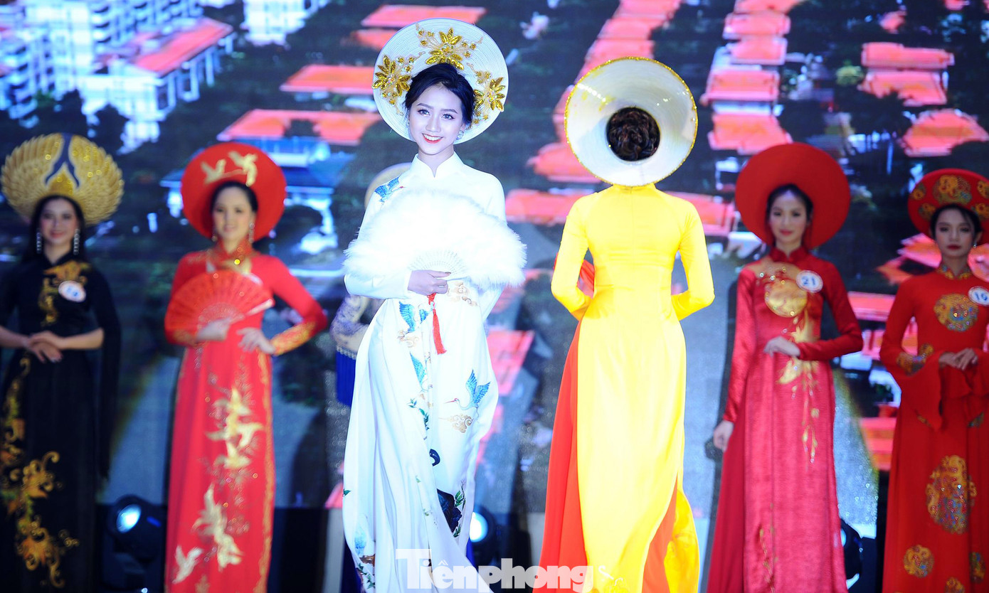 Ngắm thiếu nữ Lào Cai khoe sắc với trang phục dân tộc ảnh 16