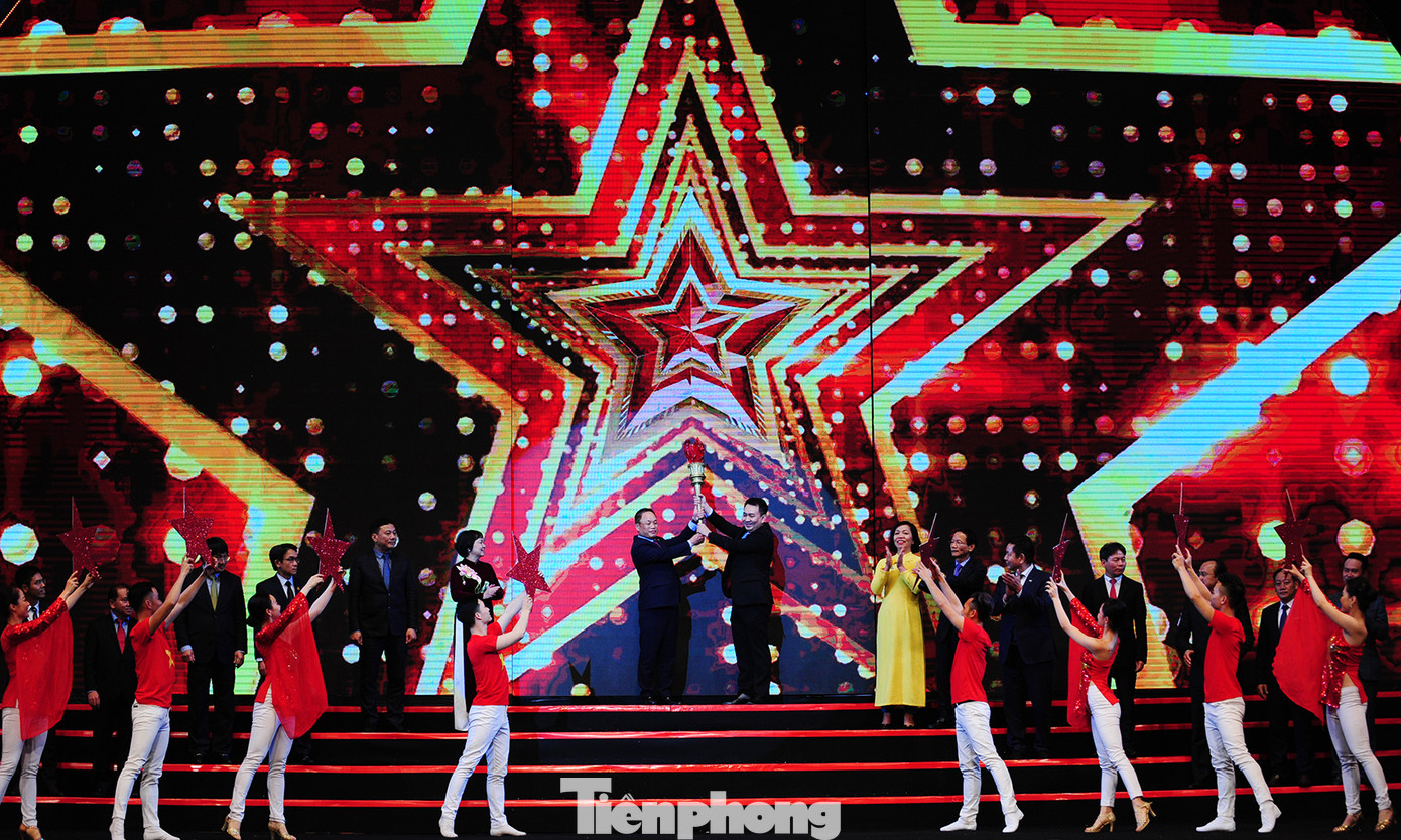 Bất ngờ xuất hiện doanh nhân trẻ Sao Đỏ thứ 11 ảnh 4