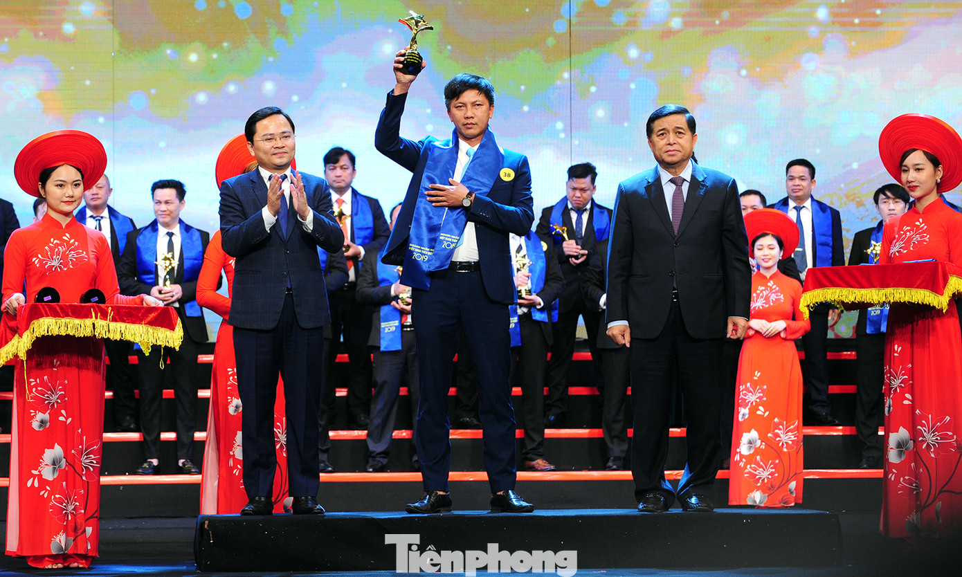 Bất ngờ xuất hiện doanh nhân trẻ Sao Đỏ thứ 11 ảnh 7