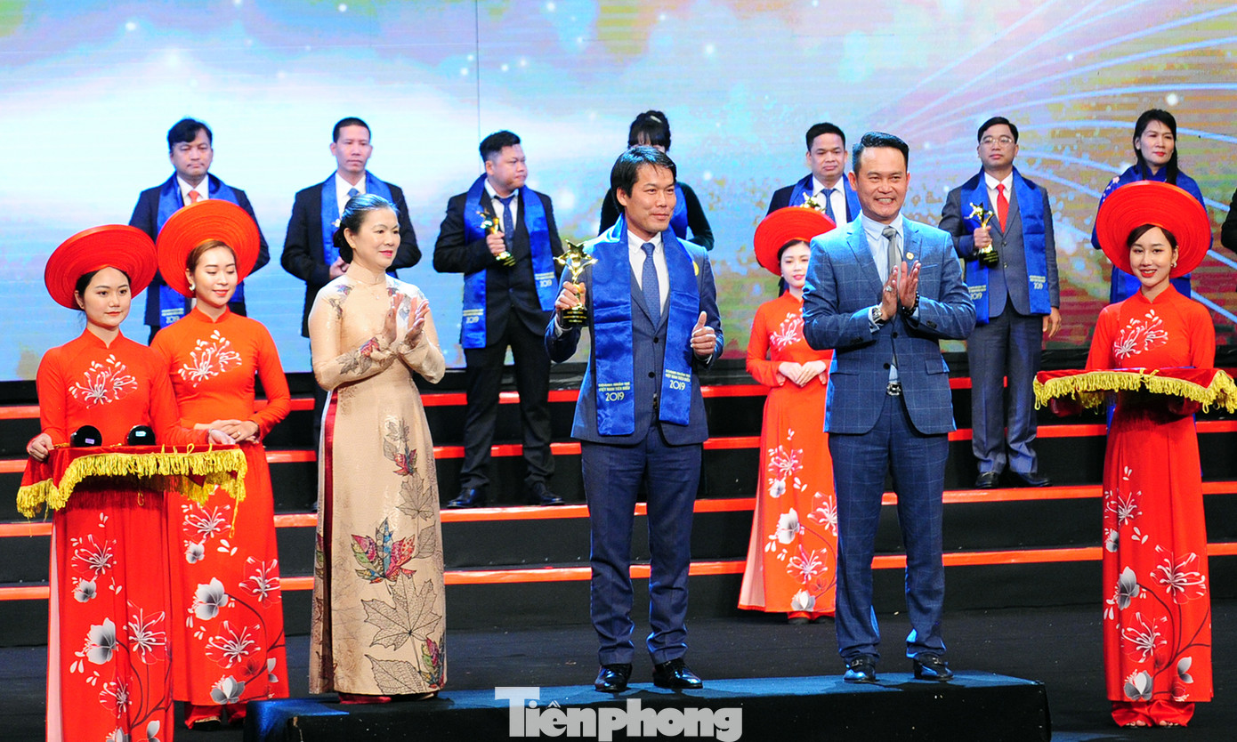 Bất ngờ xuất hiện doanh nhân trẻ Sao Đỏ thứ 11 ảnh 6