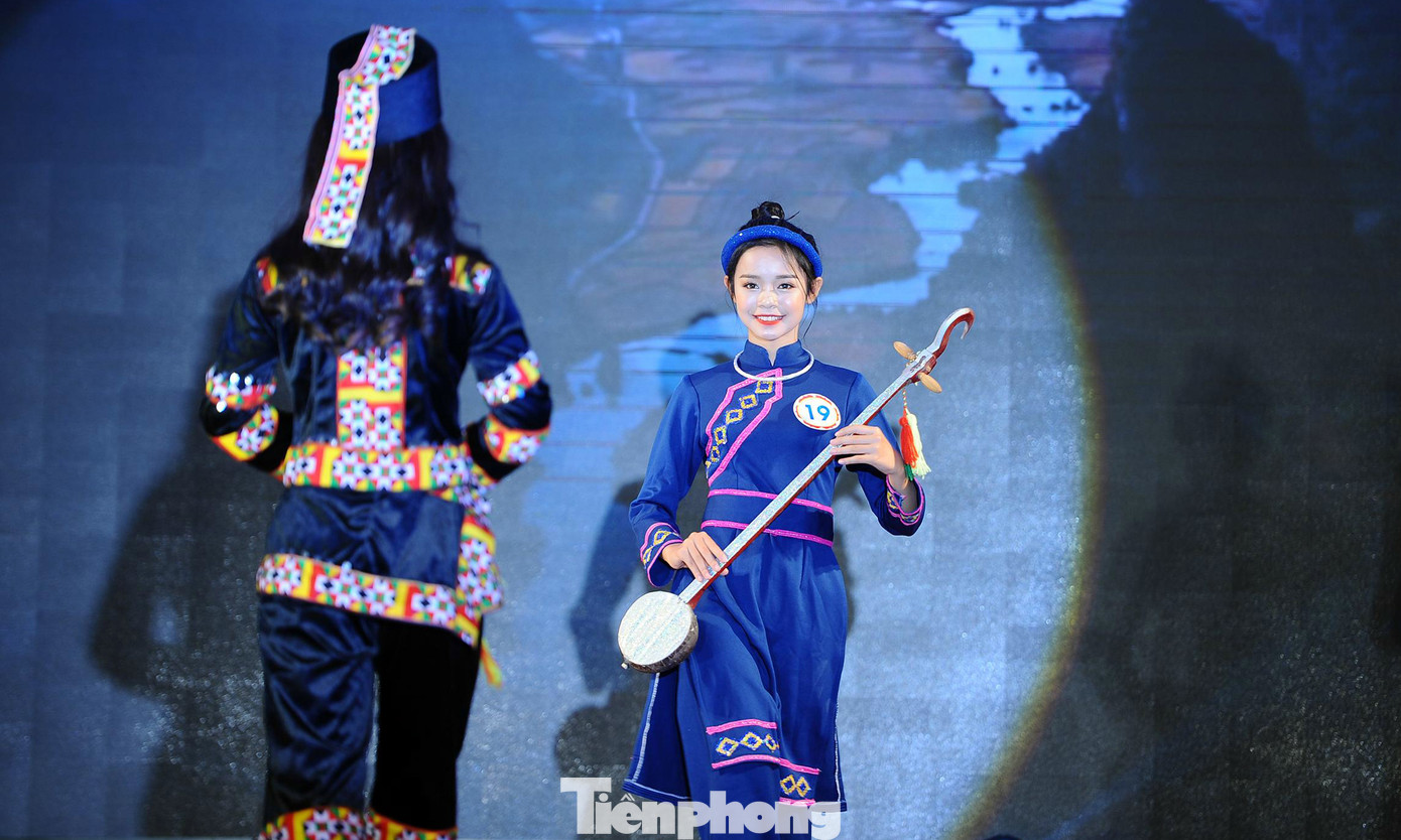 Ngắm thiếu nữ Lào Cai khoe sắc với trang phục dân tộc ảnh 6