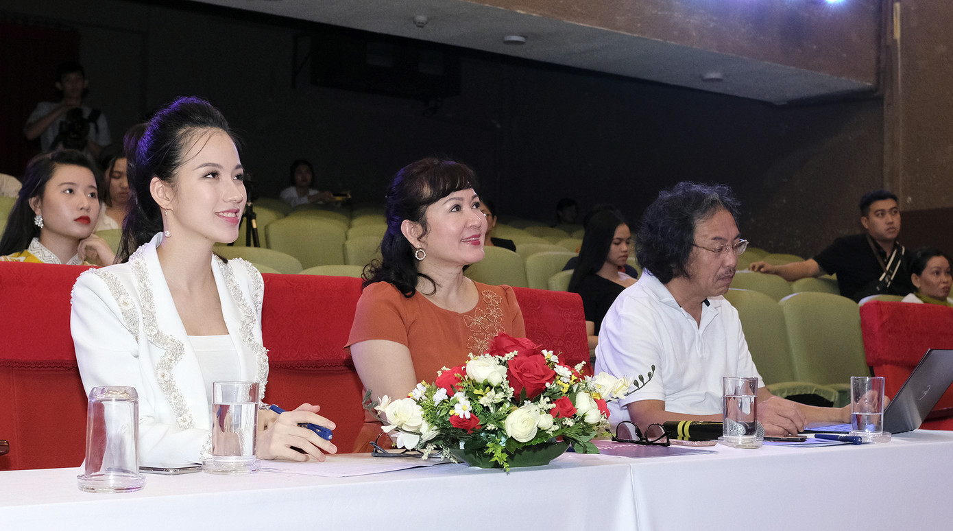 Nhan sắc xinh đẹp của giám khảo Hoa khôi Sinh viên Việt Nam 2020 ảnh 1