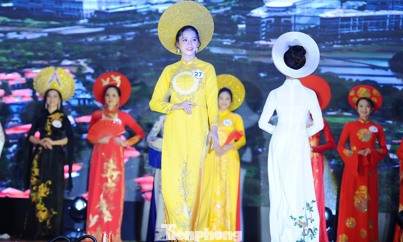 Ngắm thiếu nữ Lào Cai khoe sắc với trang phục dân tộc ảnh 17