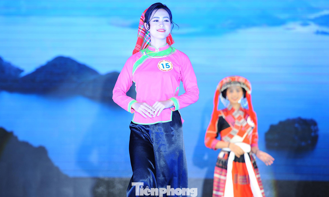 Ngắm thiếu nữ Lào Cai khoe sắc với trang phục dân tộc ảnh 5