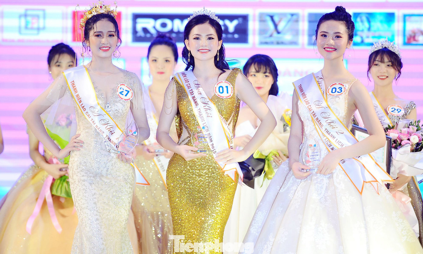 Ngắm thiếu nữ Lào Cai khoe sắc với trang phục dân tộc ảnh 19