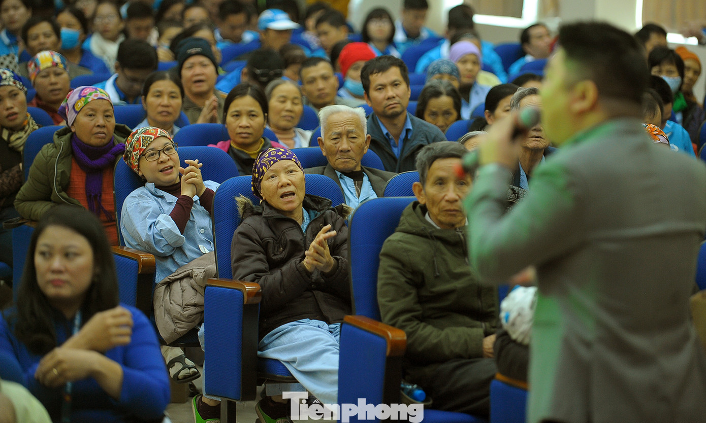 Đại biểu thanh niên mang nụ cười đến viện K Tân Triều ảnh 9