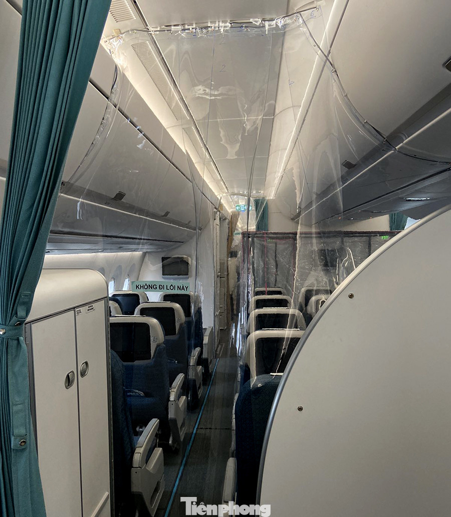 Bên trong chuyến bay đặc biệt đón lao động tại Guinea Xích đạo về nước ảnh 3