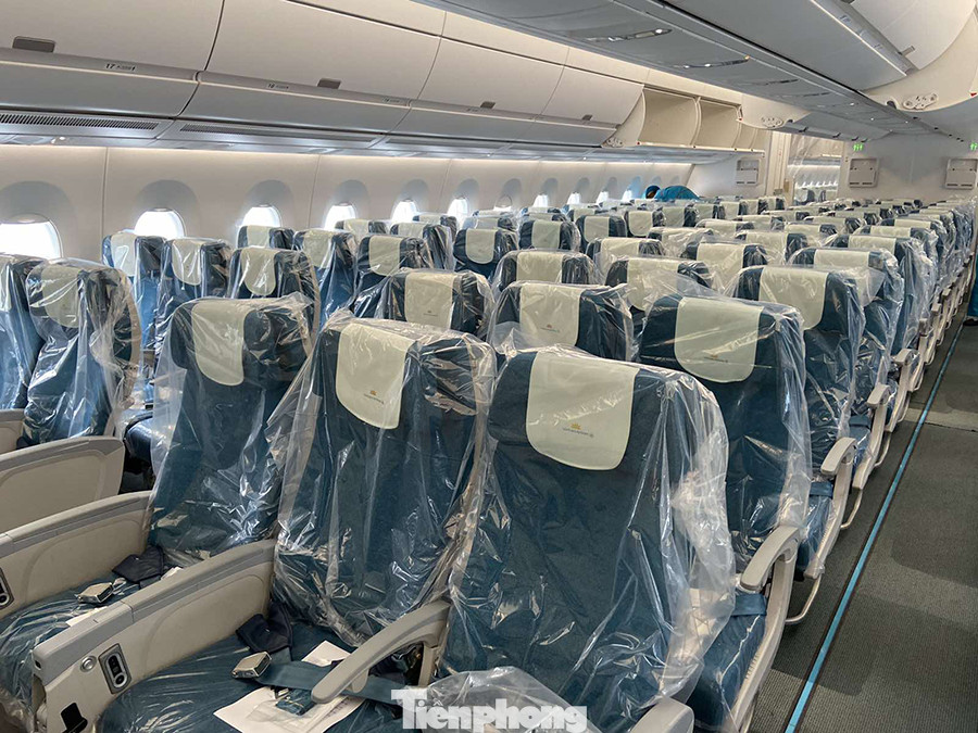 Bên trong chuyến bay đặc biệt đón lao động tại Guinea Xích đạo về nước ảnh 1