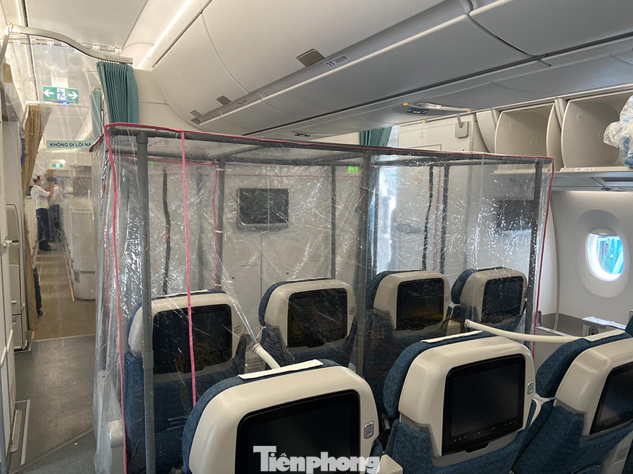 Bên trong chuyến bay đặc biệt đón lao động tại Guinea Xích đạo về nước ảnh 5