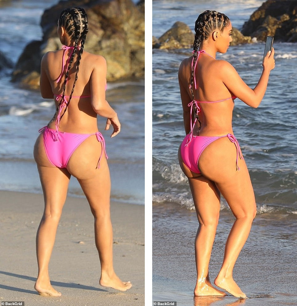 Kim phô thân hình ‘đồng hồ cát’ với bikini hồng, vô tư nhào lộn trên bãi biển ảnh 6