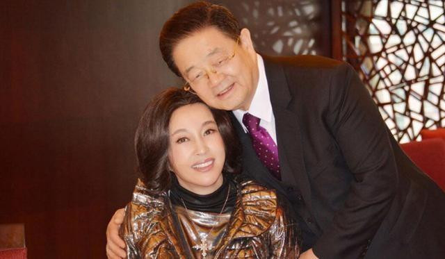 Dân mạng không ngừng bàn tán về gương mặt đơ cứng khác lạ của Lưu Hiểu Khánh ở tuổi 65 ảnh 7