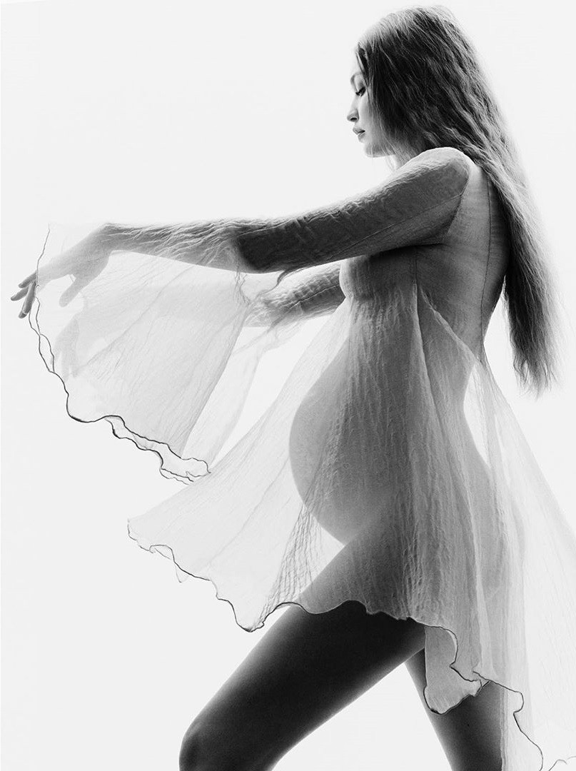 Bà bầu Gigi Hadid tung bộ ảnh xuyên thấu gợi cảm hút triệu lượt ‘thả tim’ ảnh 6