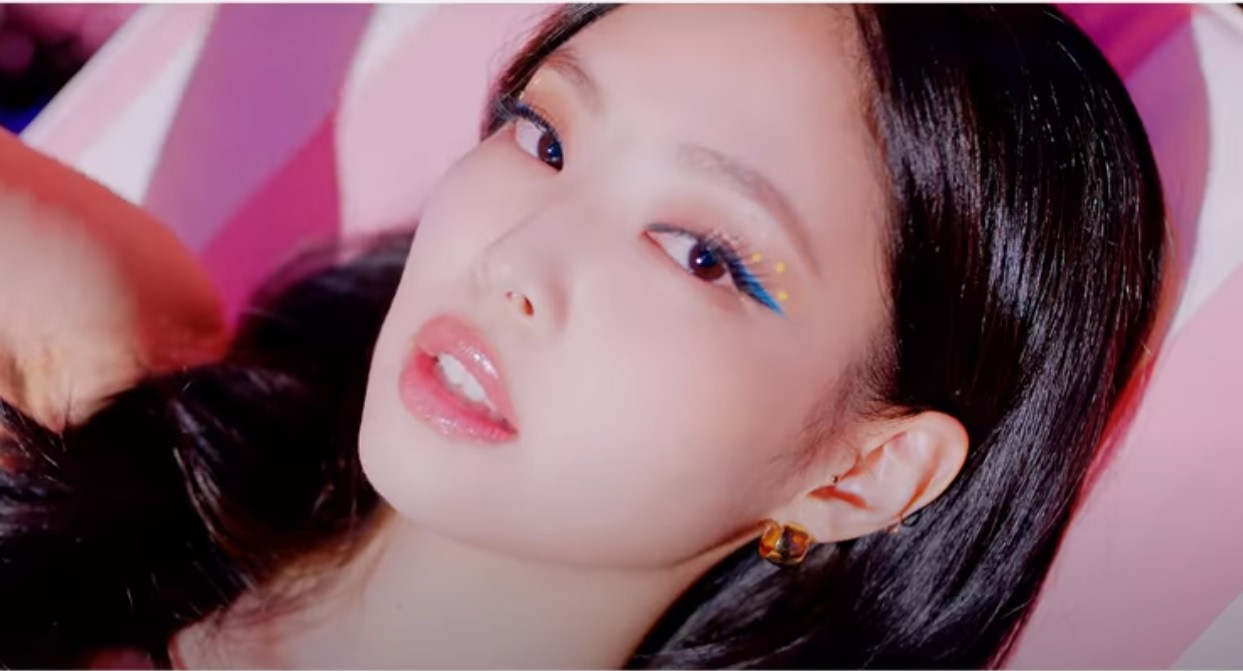 Nhan sắc đỉnh cao của Black Pink và Selena Gomez ‘cứu cánh’ MV hợp tác ảnh 6