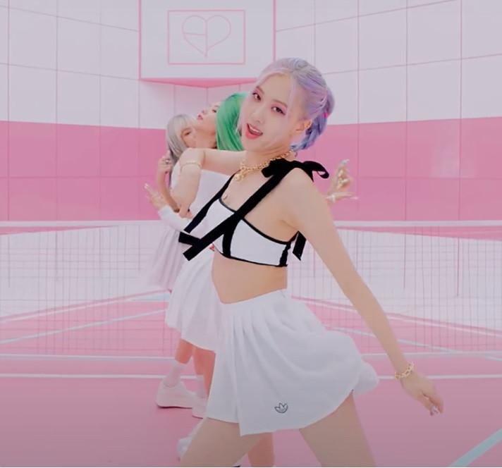 Nhan sắc đỉnh cao của Black Pink và Selena Gomez ‘cứu cánh’ MV hợp tác ảnh 16