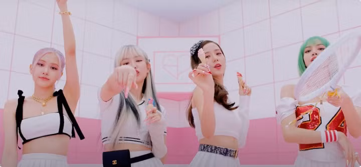 Nhan sắc đỉnh cao của Black Pink và Selena Gomez ‘cứu cánh’ MV hợp tác ảnh 5