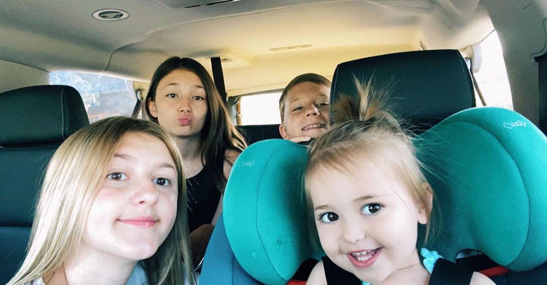 Vẻ đáng yêu ngọt ngào của cô bé 2 tuổi là em gái Justin Bieber ảnh 8