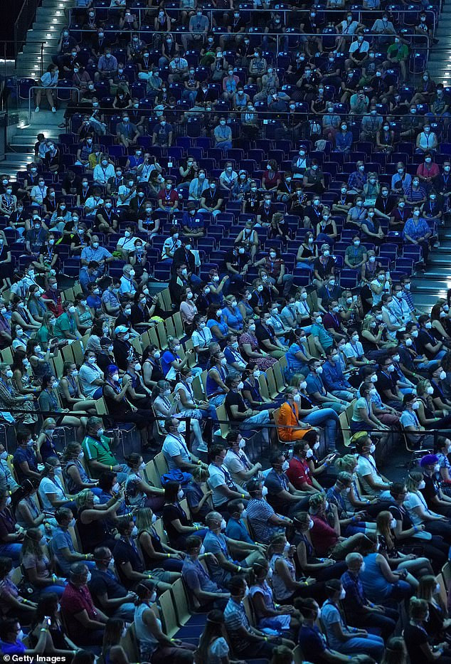 1.500 người tình nguyện tham gia đêm nhạc nghiên cứu về cách lây lan COVID-19 ảnh 1