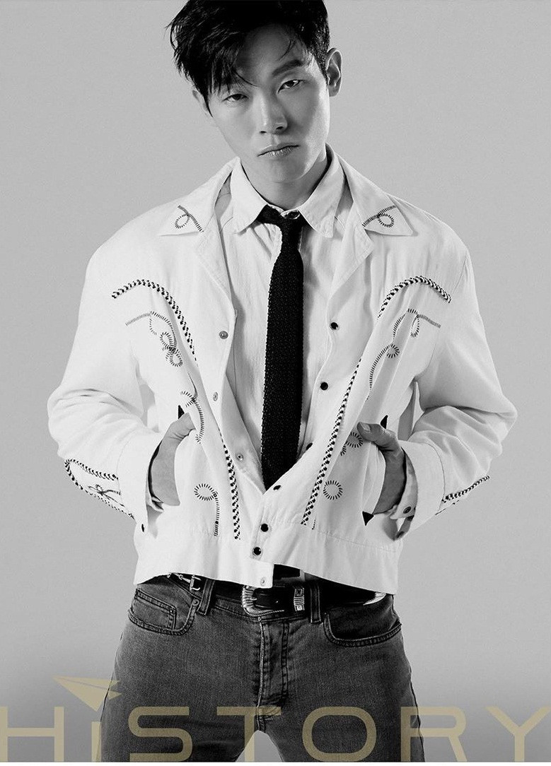 Hậu ly hôn Song Hye Kyo, Song Joong Ki điển trai 'hack tuổi', rộ tin yêu người mới ảnh 8