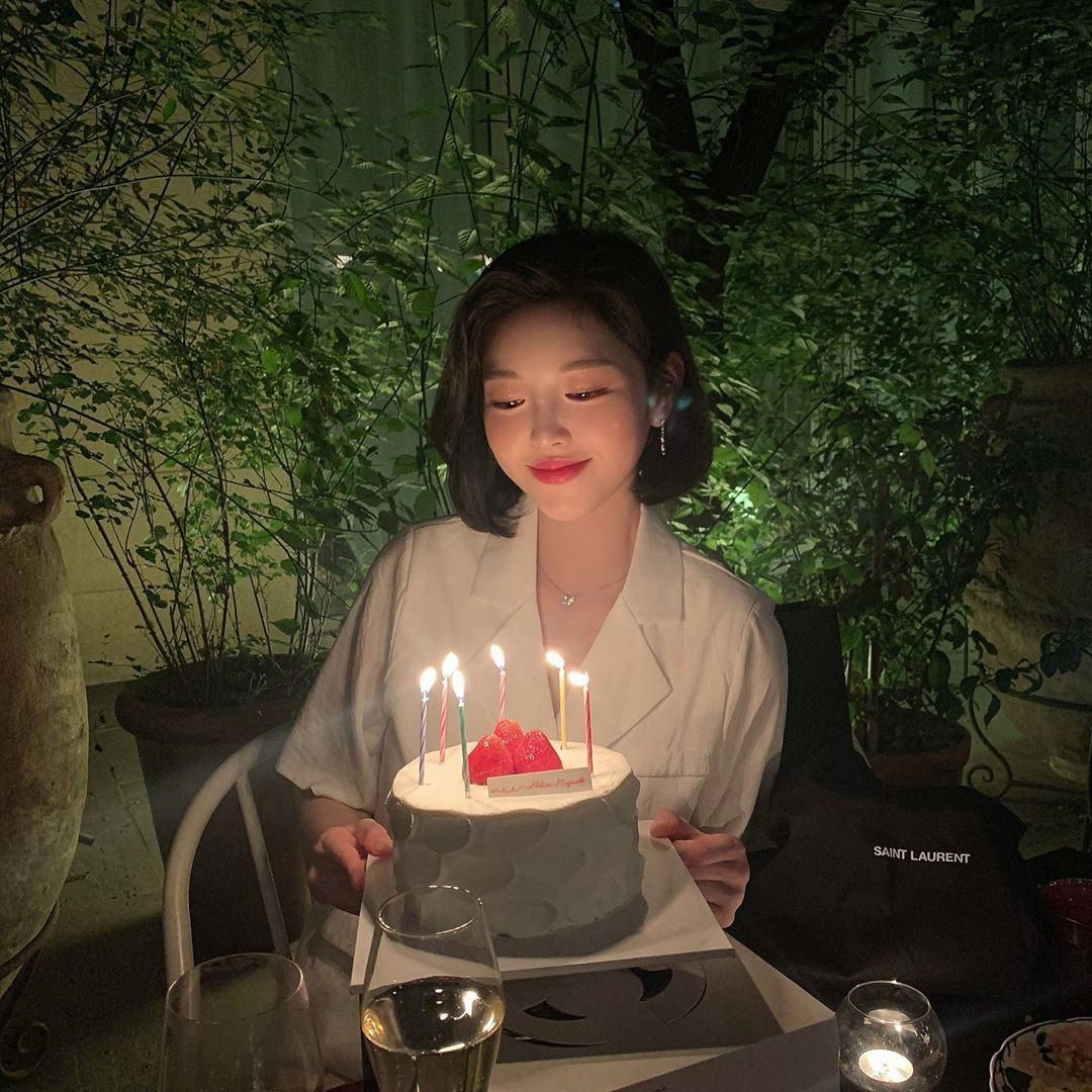 Được gọi là 'thực thần', cô gái ham ăn xứ Hàn vẫn rất xinh đẹp và thon thả ảnh 9