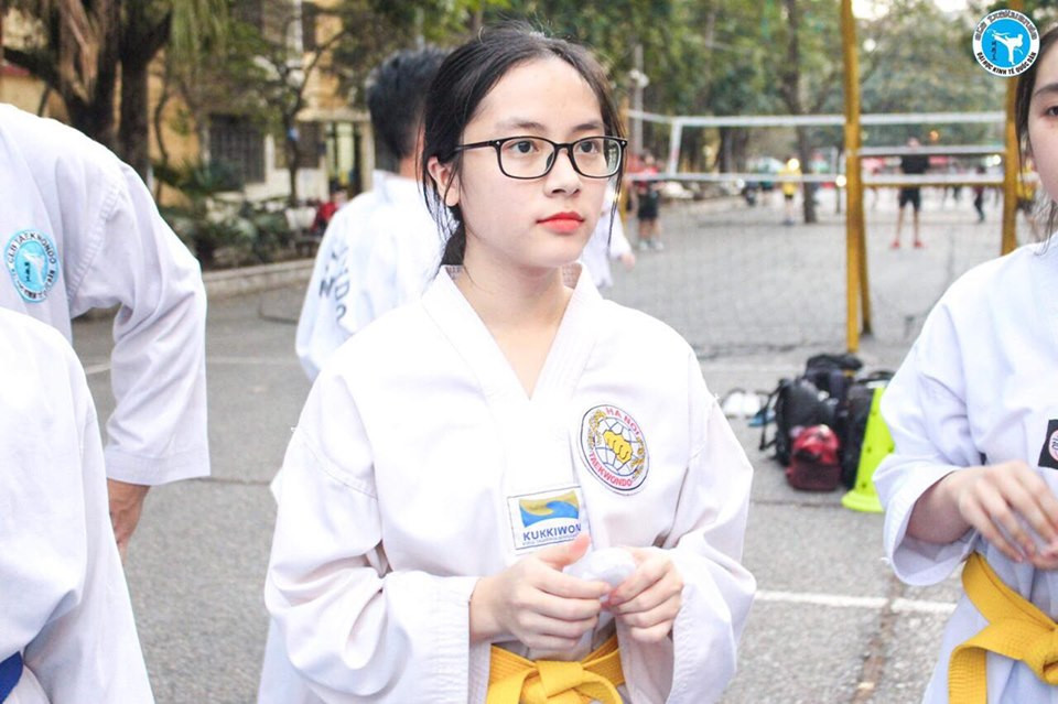 Dàn bóng hồng vừa xinh vừa giỏi Taekwondo của trường đại học Kinh tế quốc dân ảnh 3
