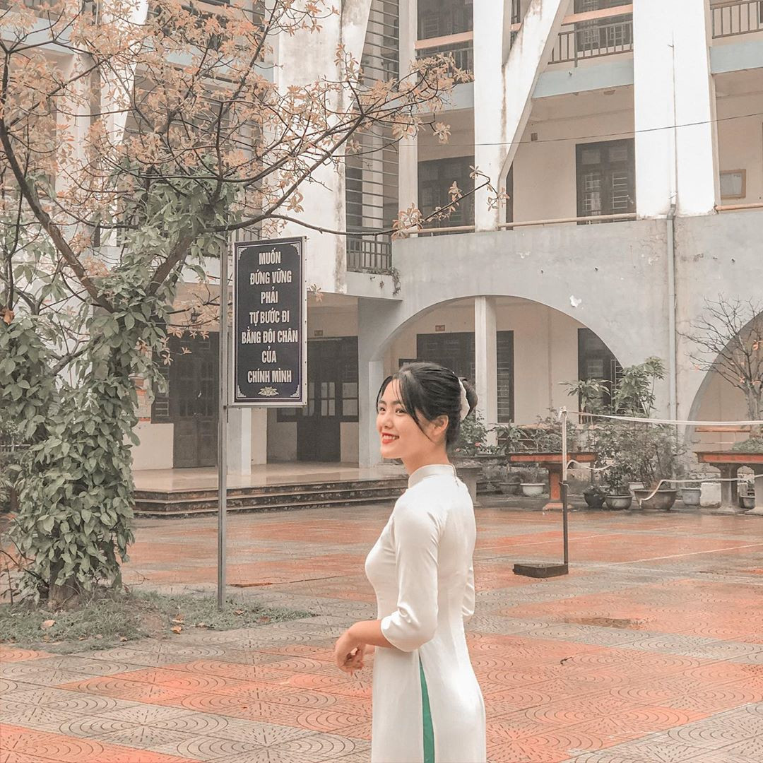 Xinh xắn nổi bật, nữ sinh được tìm kiếm sau chương trình 'Đường lên đỉnh Olympia' ảnh 5