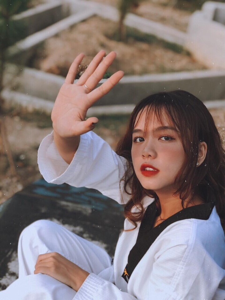 Dàn bóng hồng vừa xinh vừa giỏi Taekwondo của trường đại học Kinh tế quốc dân ảnh 6