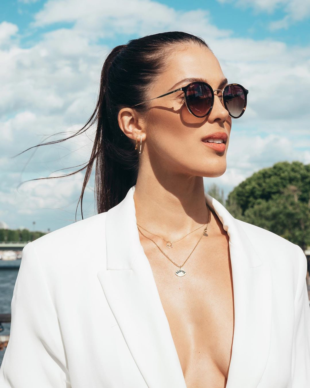 Hoa hậu Pháp diện bikini siêu gợi cảm với nắng gió biển ảnh 13