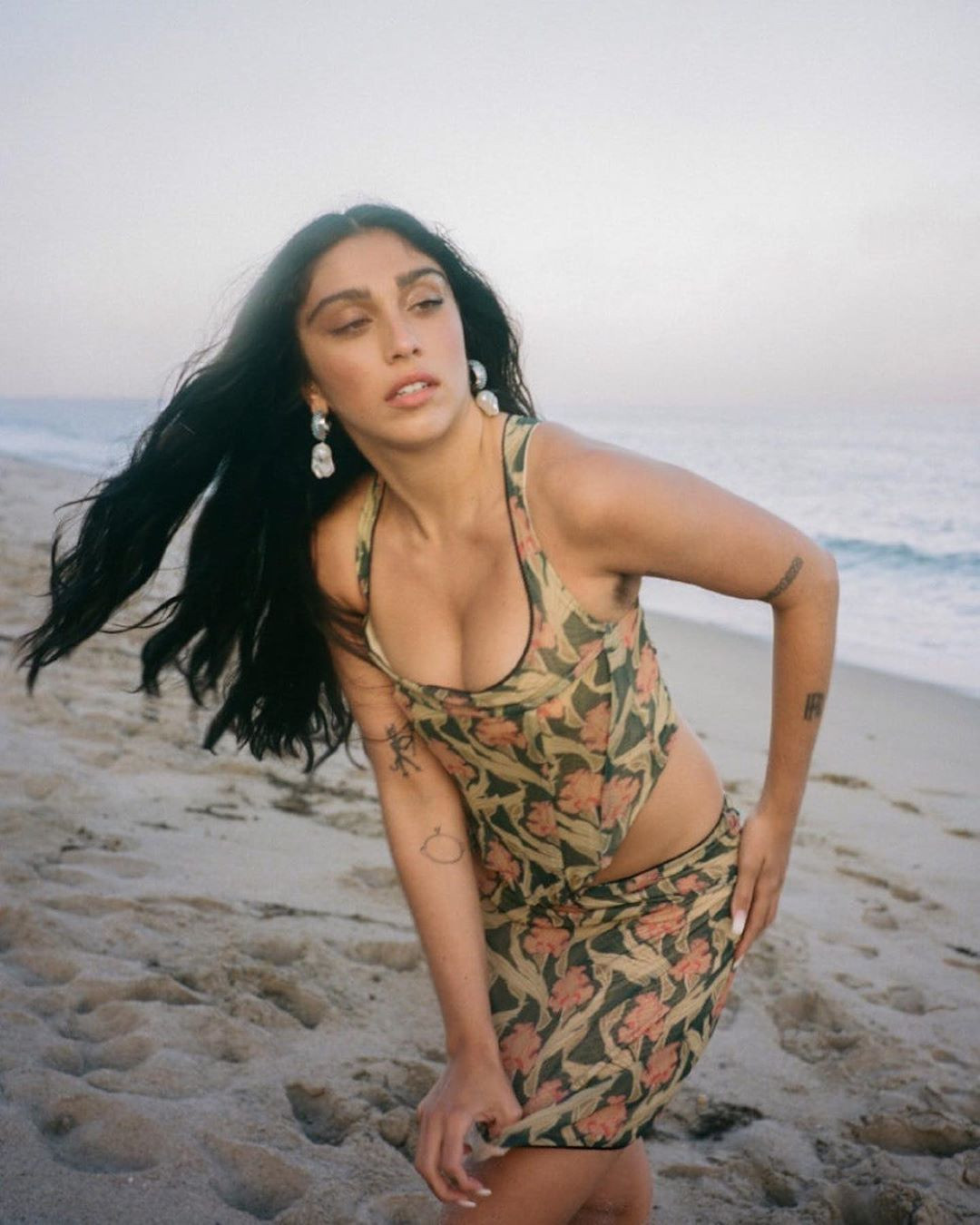 Con gái 9x của Madonna siêu quyến rũ căng đầy sức sống ảnh 6