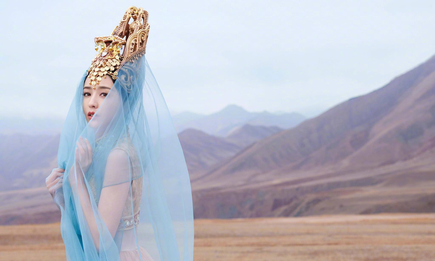 Mê mẩn màn múa đẹp say lòng của người đẹp Tân Cương Đồng Lệ Á ảnh 9