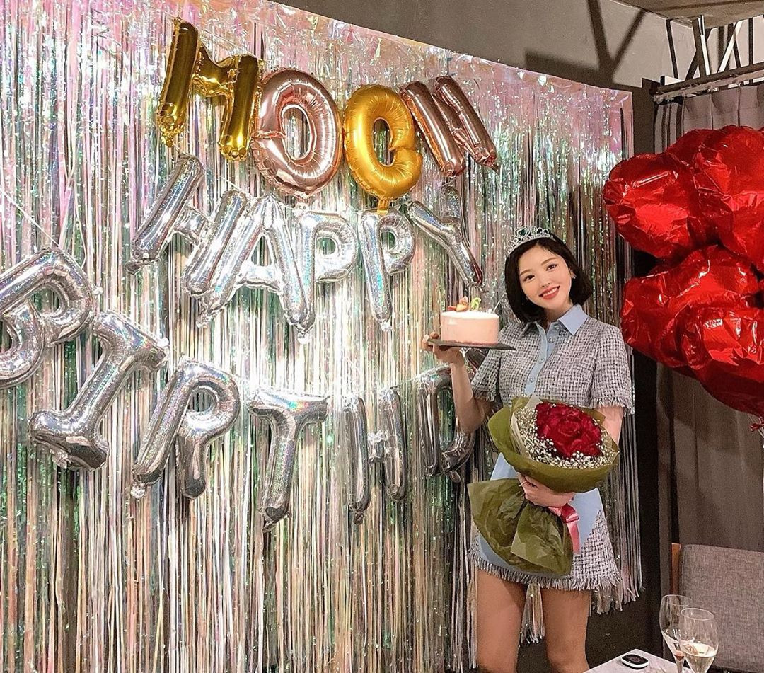 Được gọi là 'thực thần', cô gái ham ăn xứ Hàn vẫn rất xinh đẹp và thon thả ảnh 8