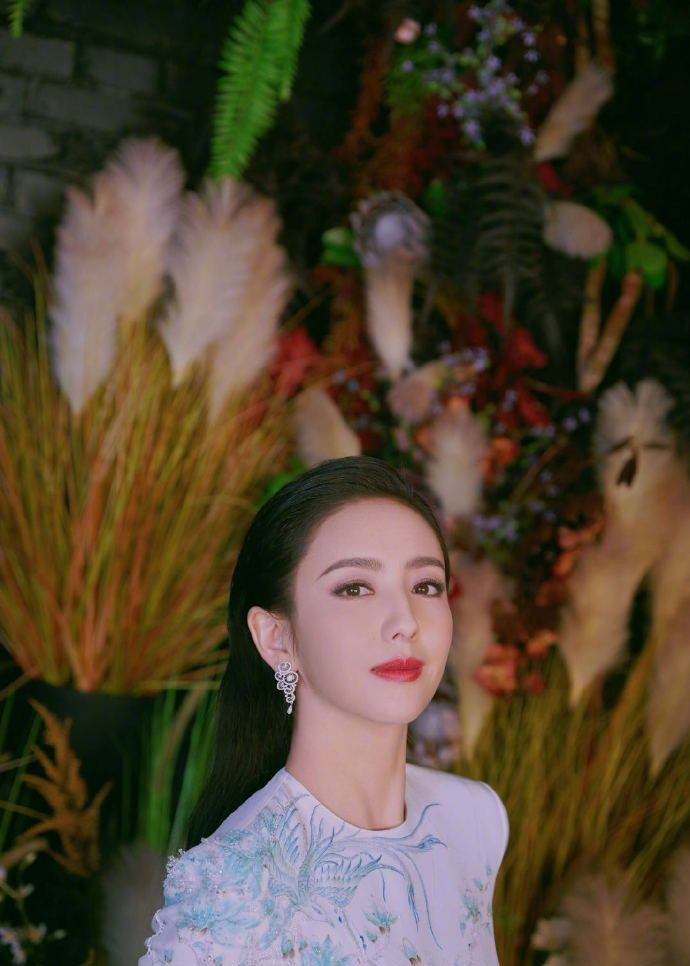 Mê mẩn màn múa đẹp say lòng của người đẹp Tân Cương Đồng Lệ Á ảnh 19