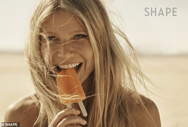 Bạn gái cũ Brad Pitt trẻ trung quyến rũ đáng ngưỡng mộ ở tuổi U50 ảnh 5