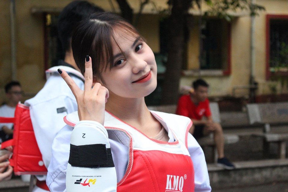 Dàn bóng hồng vừa xinh vừa giỏi Taekwondo của trường đại học Kinh tế quốc dân ảnh 2