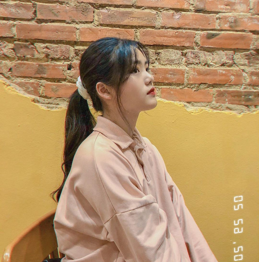 Xinh xắn nổi bật, nữ sinh được tìm kiếm sau chương trình 'Đường lên đỉnh Olympia' ảnh 8