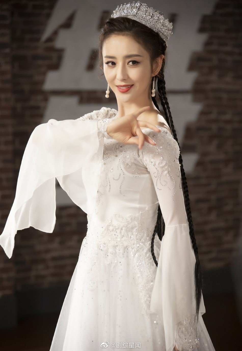 Mê mẩn màn múa đẹp say lòng của người đẹp Tân Cương Đồng Lệ Á ảnh 8