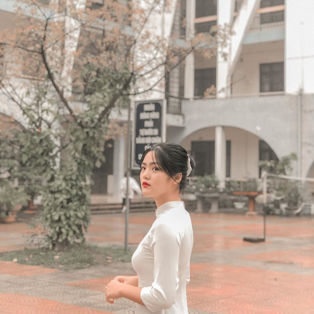 Xinh xắn nổi bật, nữ sinh được tìm kiếm sau chương trình 'Đường lên đỉnh Olympia' ảnh 4