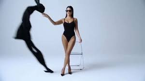 Kim Kardashian tung clip eo nhỏ khó tin hút triệu view ảnh 17