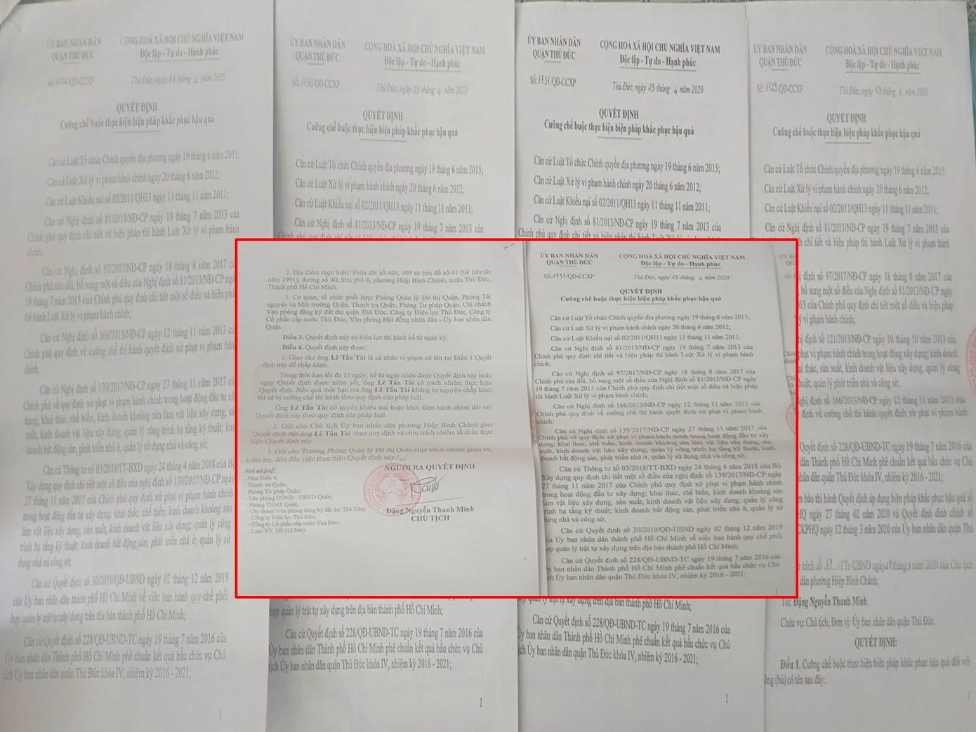 Dân nhận quyết định cưỡng chế trong thời gian 'cách ly toàn xã hội' ảnh 1