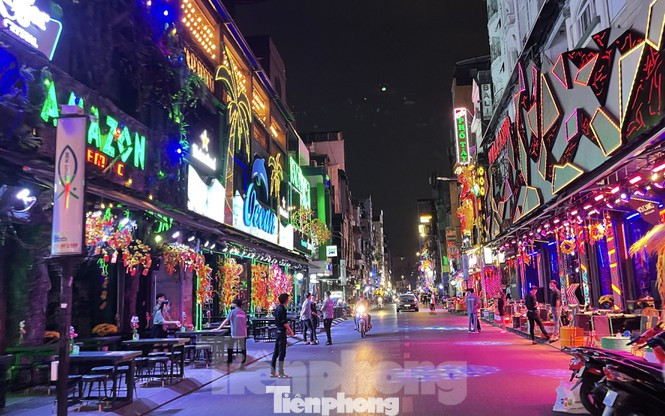 Quán bar, vũ trường, karaoke ở TPHCM được mở cửa trở lại ảnh 1