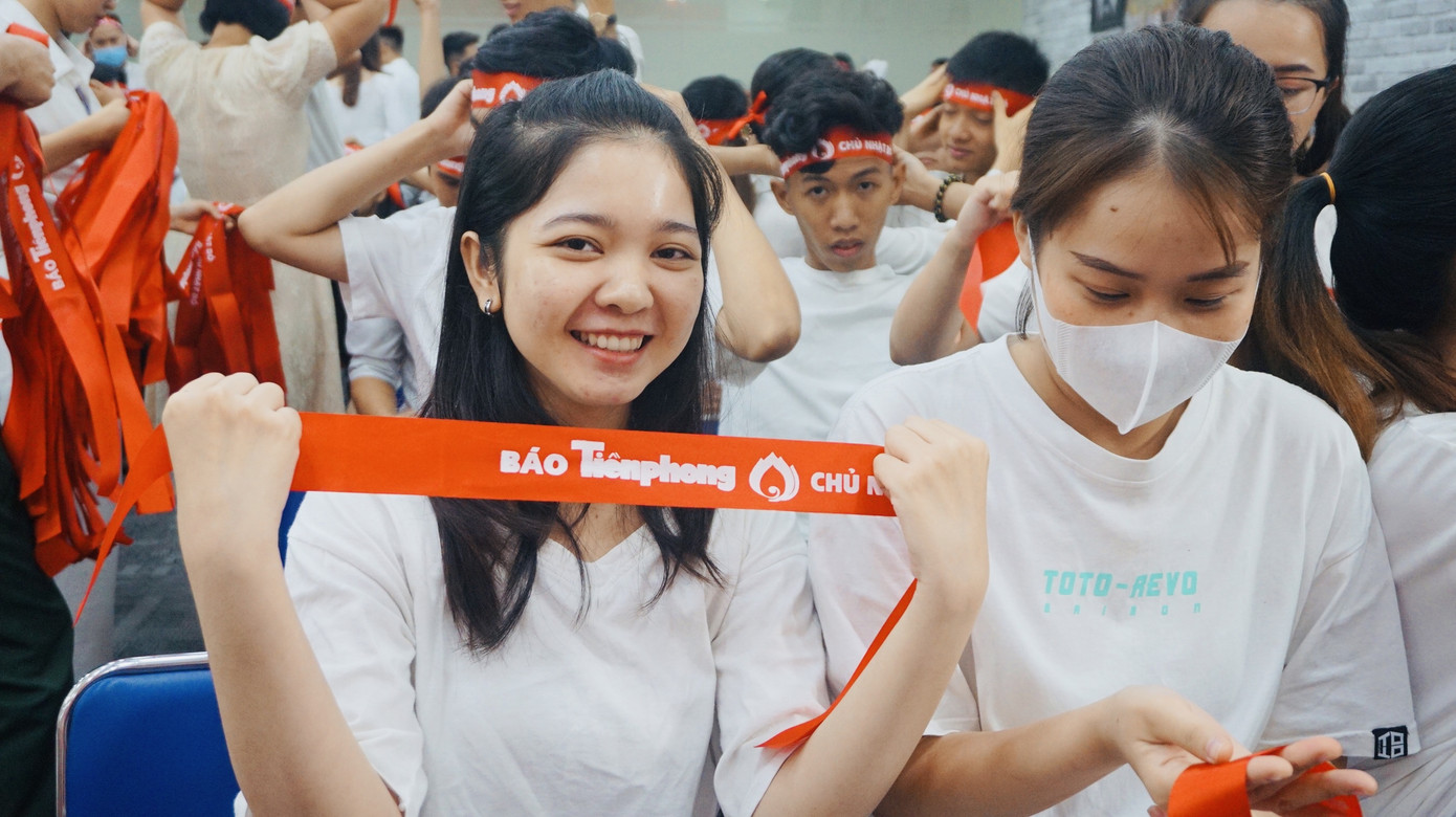 Bạn trẻ hào hứng tham gia hiến máu Chủ nhật Đỏ ảnh 1