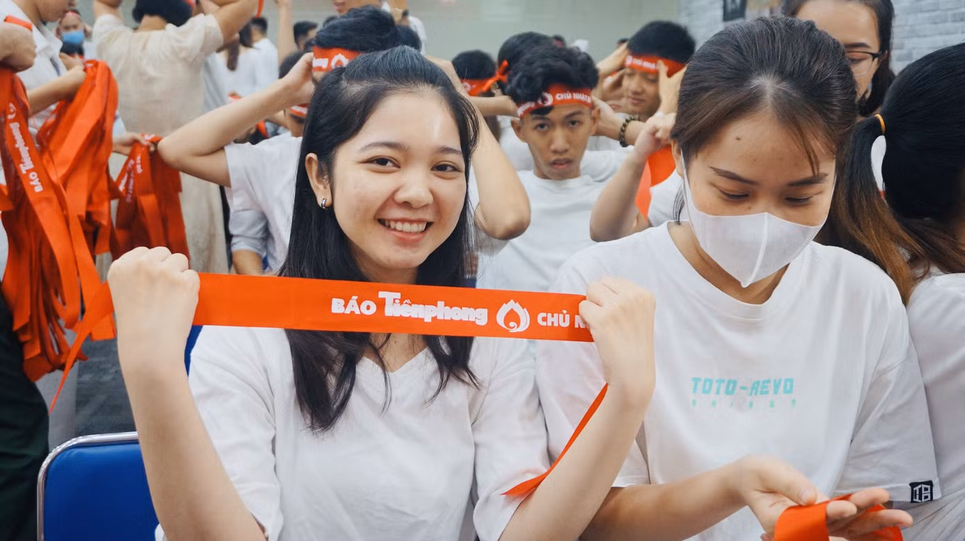 Bạn trẻ hào hứng tham gia hiến máu Chủ nhật Đỏ ảnh 1