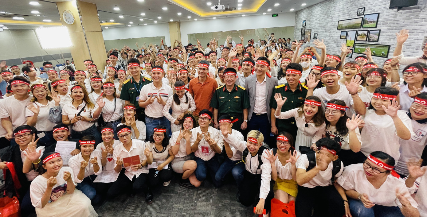 Sôi động Chủ nhật Đỏ tại TPHCM ảnh 2