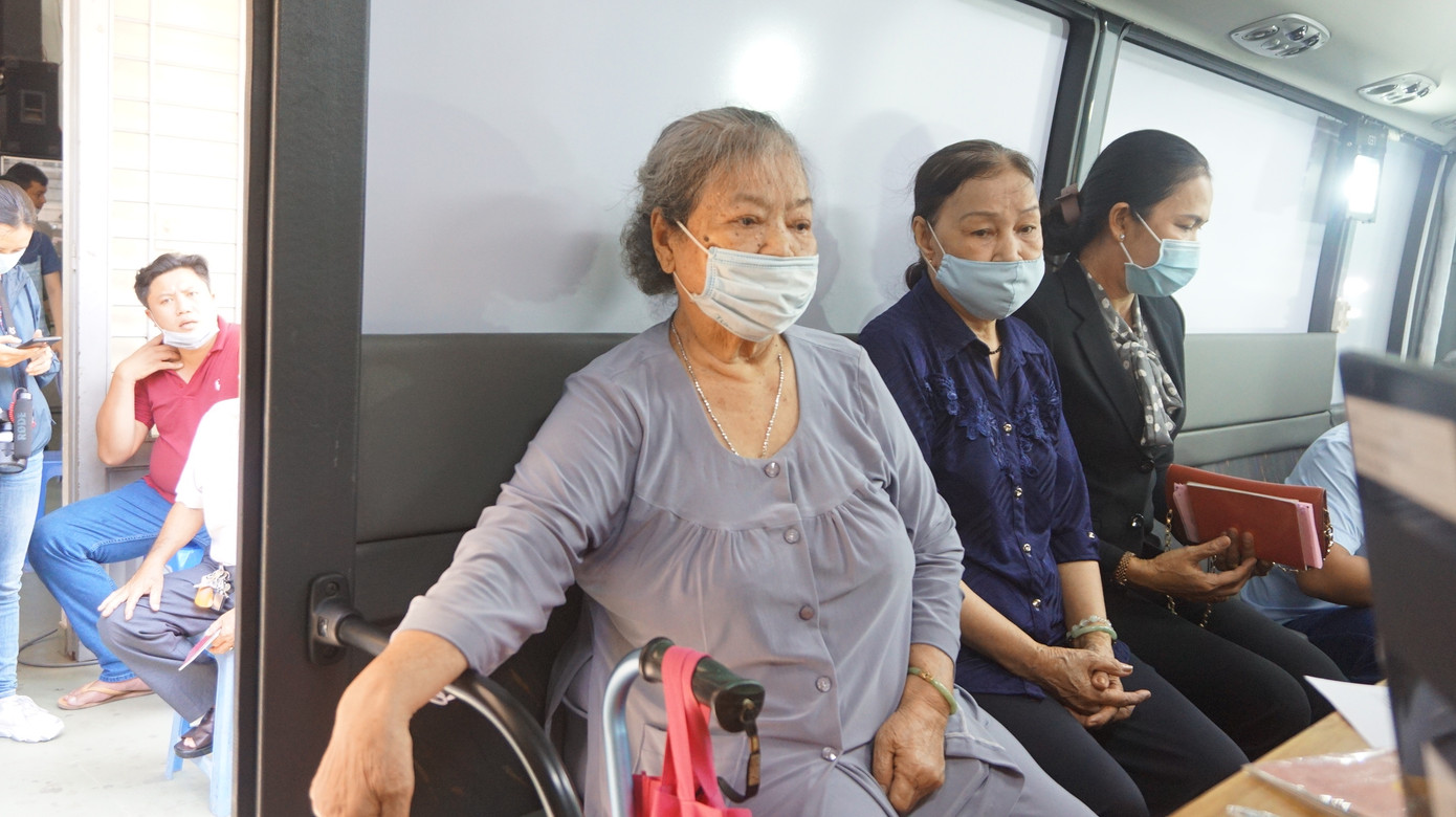 Để hỗ trợ cấp CCCD cho người dân nhanh nhất có thể. Cận cảnh ô tô chuyên dụng lưu động cấp Căn cước công dân có gắn chip ảnh 7