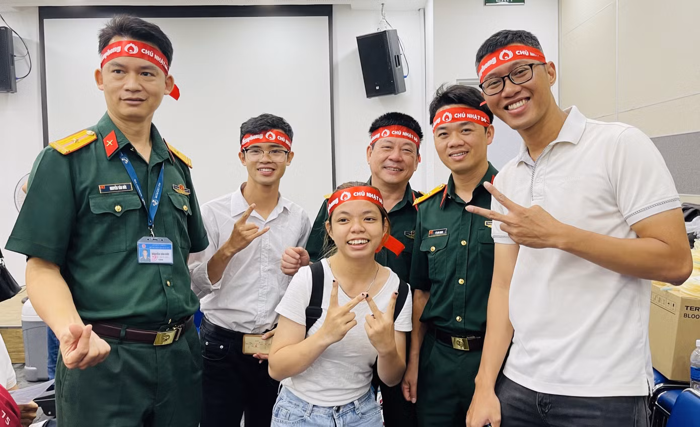 Sôi động Chủ nhật Đỏ tại TPHCM ảnh 5