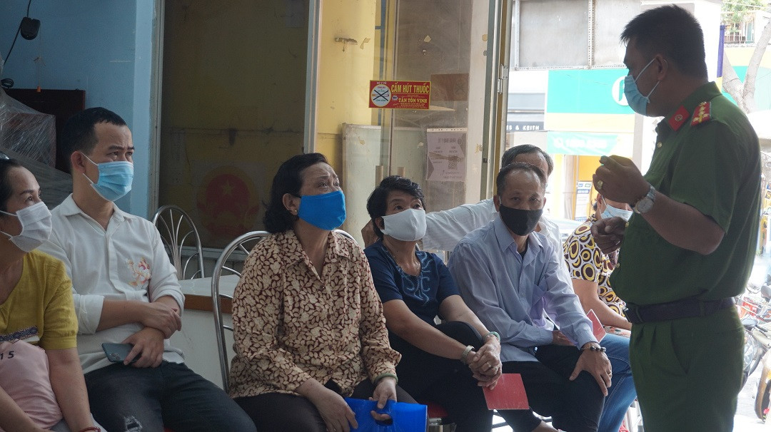 Công an TPHCM cấp gần 100.000 căn cước gắn chip mỗi ngày ảnh 3