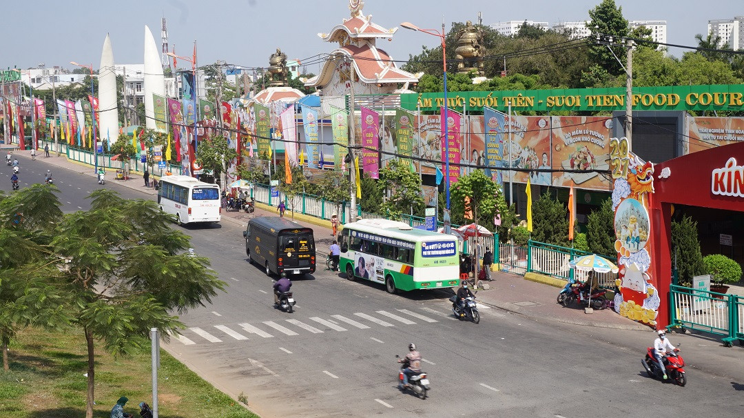 Vì sao bến xe 4.000 tỷ lại vắng như chùa bà đanh? ảnh 8